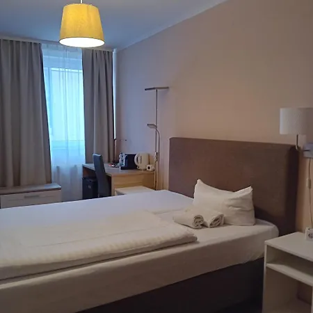 מלון Frankfurt פרנקפורט