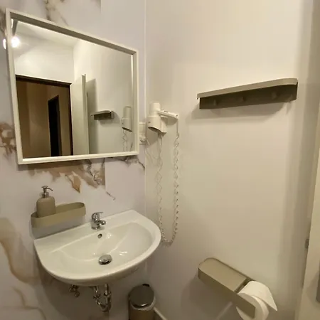 Frankfurt Hotel 3*